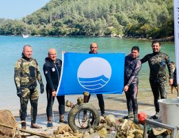 BODRUM’DA SAHİL VE YOL KENARLARI ATIKTAN TEMİZLENDİ
