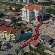 SEYDİKEMER’DE 19 MAYIS KUTLAMALARINDA DEV BAYRAK