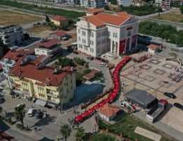 SEYDİKEMER’DE 19 MAYIS KUTLAMALARINDA DEV BAYRAK