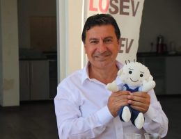 Aras:”LÖSEV muhteşem bir iyilik abidesi”