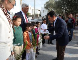 BODRUM’DA ÖĞRENCİLERDEN ZEYTİN HASADI