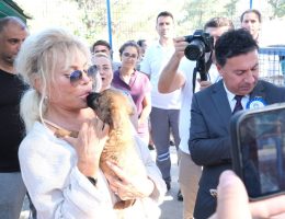 Ajda Pekkan’dan Bodrum’da önemli çağrı