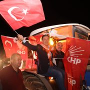 AHMET ARAS, “MAZERET YOK, HİZMET VAR”