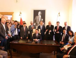Ahmet Aras mazbatasını aldı