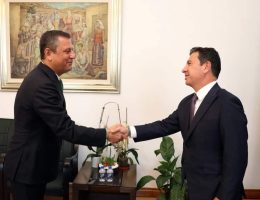 Özgür Özel, Aras’ı TBMM”de kabul etti.