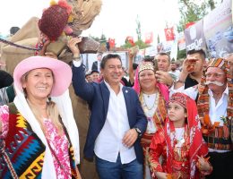 Başkan Aras Seydikemer’de Kültür Şenliği’ne Katıldı