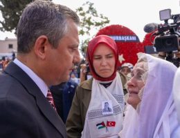 CHP tam kadro Ayşegül’ü son yolculuğuna uğurladı