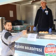 Muğla Büyükşehir’den üniversitelilere çorba hizmeti