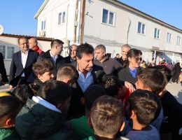 Başkan Aras deprem bölgesinde: “Elimizi hiç çekmedik”