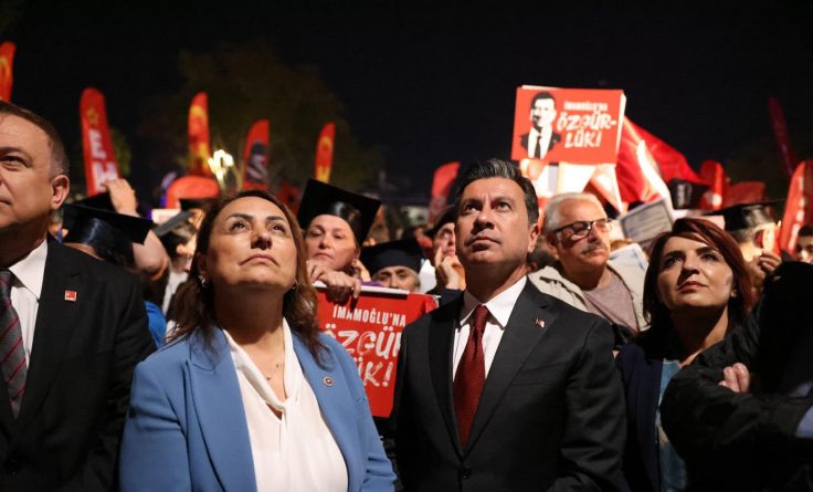 Başkan Aras’tan İmamoğlu’na Destek: “Karar da Gelecek de Milletindir!”