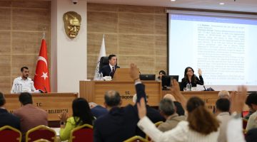 Başkan Aras’tan Öğrencilere Ulaşım Desteği: Menteşe-Akyaka Artık 1 TL