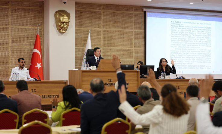 Başkan Aras’tan Öğrencilere Ulaşım Desteği: Menteşe-Akyaka Artık 1 TL